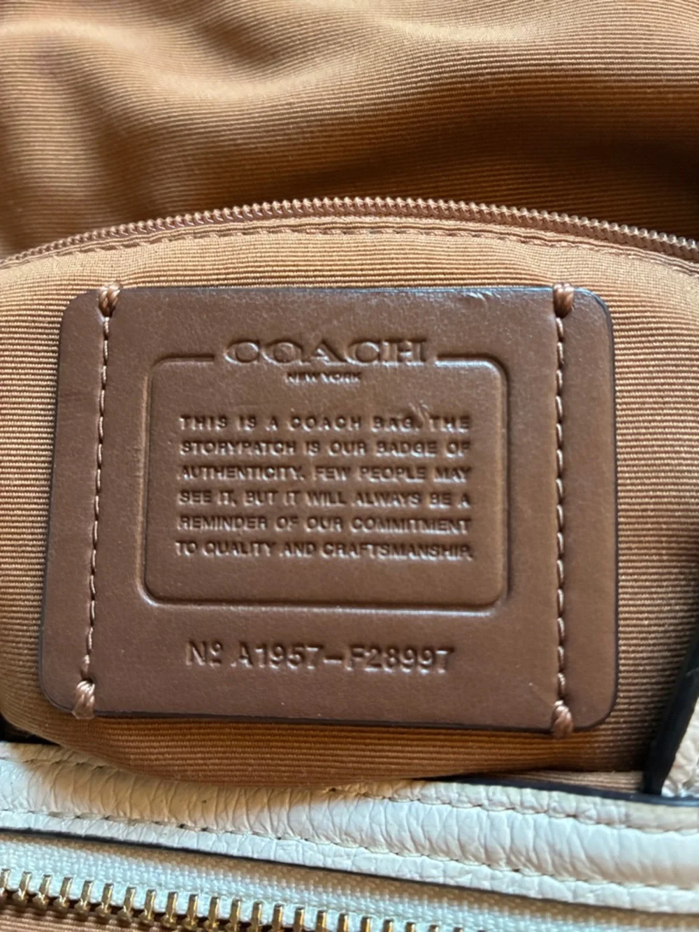 White leather Coach Lexy Shoulder Bag - Picture 3 of 11